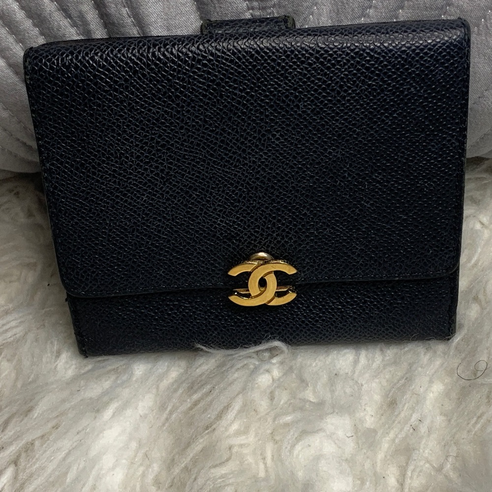 Chanel Vintage Black Caviar Bifold wallet